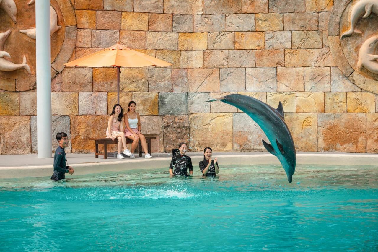 Resorts World Sentosa - Equarius Villas Сингапур Екстериор снимка